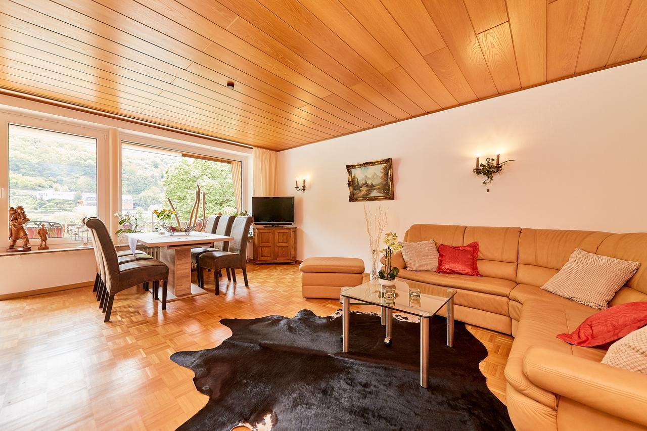Ferienwohnung "Edeltrud Deluxe Moselblick" 贝恩卡斯特尔-屈斯 外观 照片