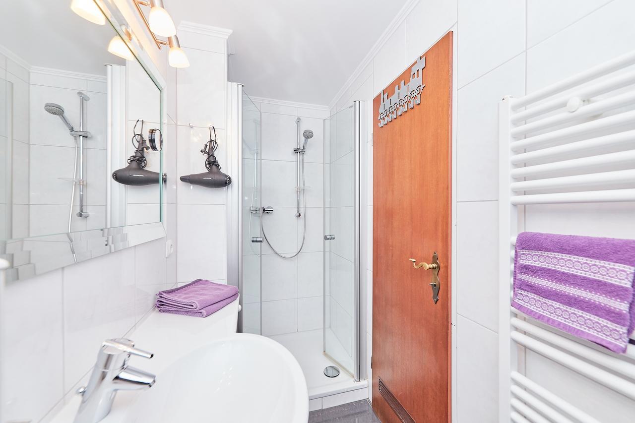 Ferienwohnung "Edeltrud Deluxe Moselblick" 贝恩卡斯特尔-屈斯 外观 照片