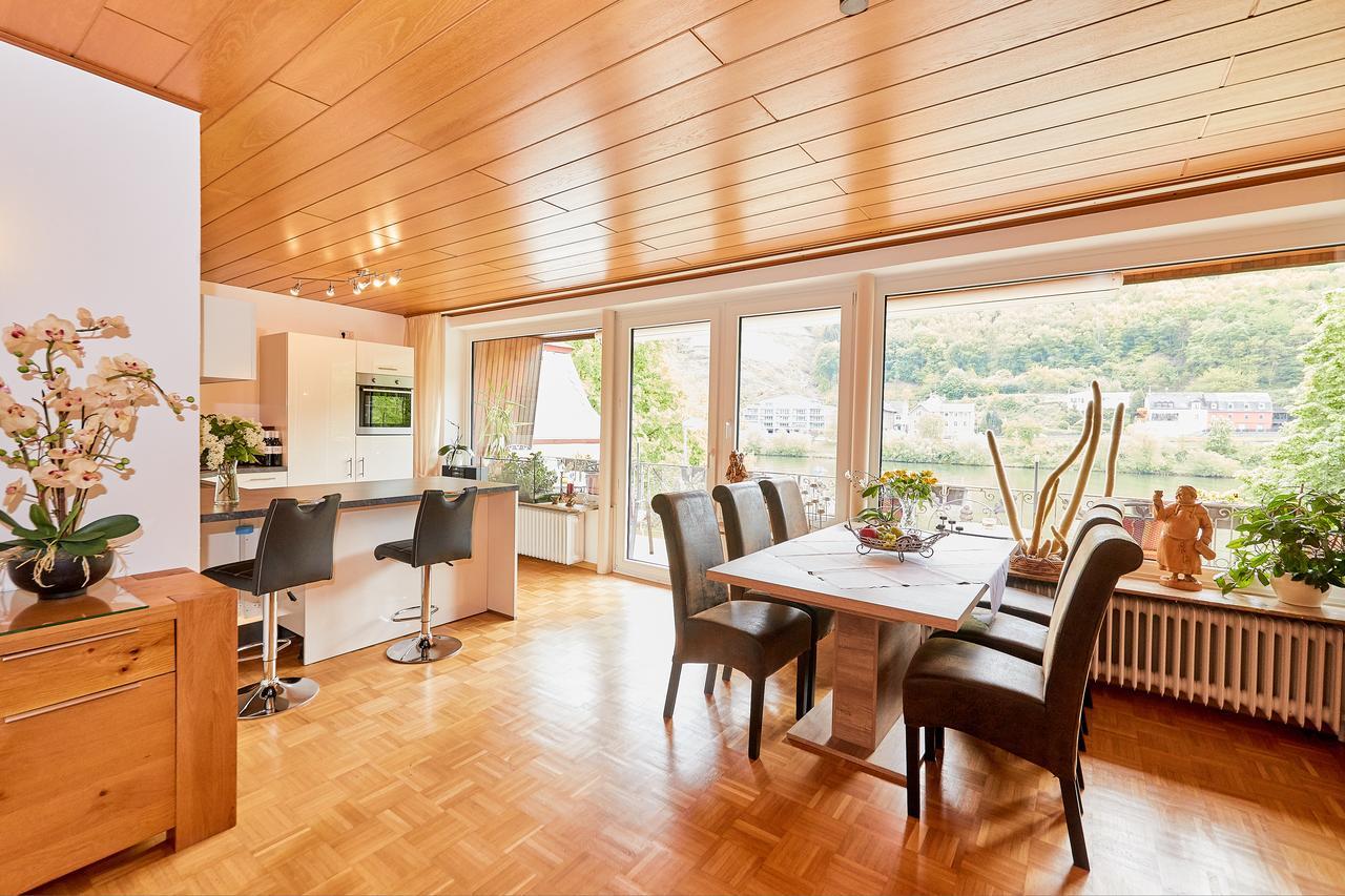 Ferienwohnung "Edeltrud Deluxe Moselblick" 贝恩卡斯特尔-屈斯 外观 照片